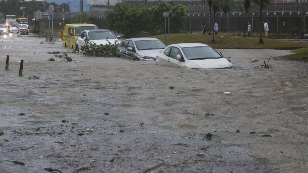 Siêu bão Hato càn quét Trung Quốc, hàng trăm người thương vong