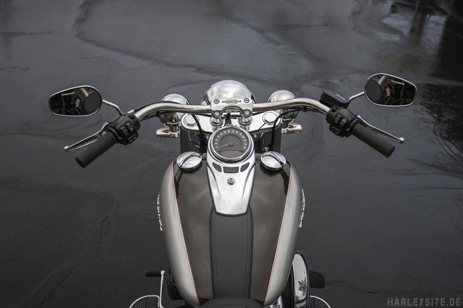 Harley-Davidson Softail 2018 trình làng, giá từ 329,5 triệu VNĐ