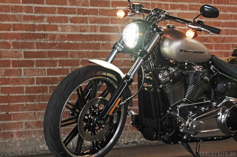 Harley-Davidson Softail 2018 trình làng, giá từ 329,5 triệu VNĐ