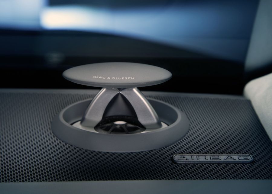 Audi A8 mới phục vụ hành khách phía sau với hệ thống âm thanh 3D tiên tiến