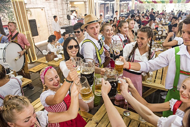 Đến Sun World Ba Na Hills, tham dự lễ hội “Oktoberfest phiên bản Việt” cực chất