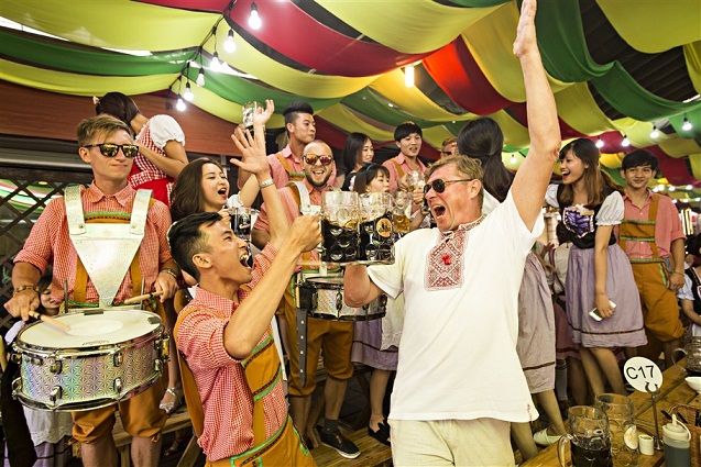 Đến Sun World Ba Na Hills, tham dự lễ hội “Oktoberfest phiên bản Việt” cực chất