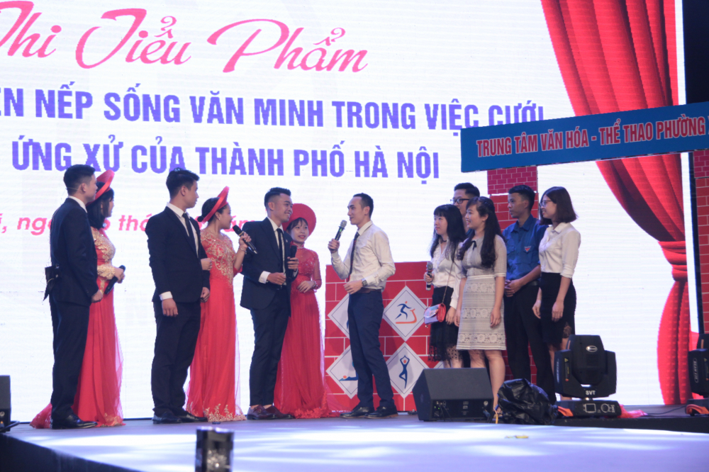 Một tiểu phẩm tham gia hội thi tuyên truyền thực hiện nếp sống văn minh trong việc cưới và hai bộ quy tắc ứng xử của thành phố Hà Nội