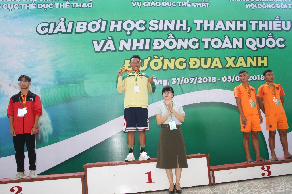 400 vận động viên dự giải bơi “Đường đua xanh” năm 2018