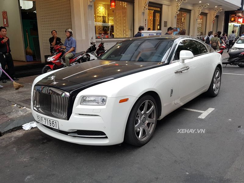 Rolls-Royce Wraith - xế cũ của của ông chủ Trung Nguyên xuống phố với phong cách Panda