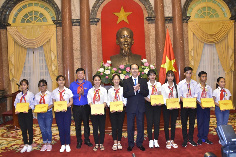 Chủ tịch nước Trần Đại Quang gặp mặt chỉ huy Đội giỏi toàn quốc