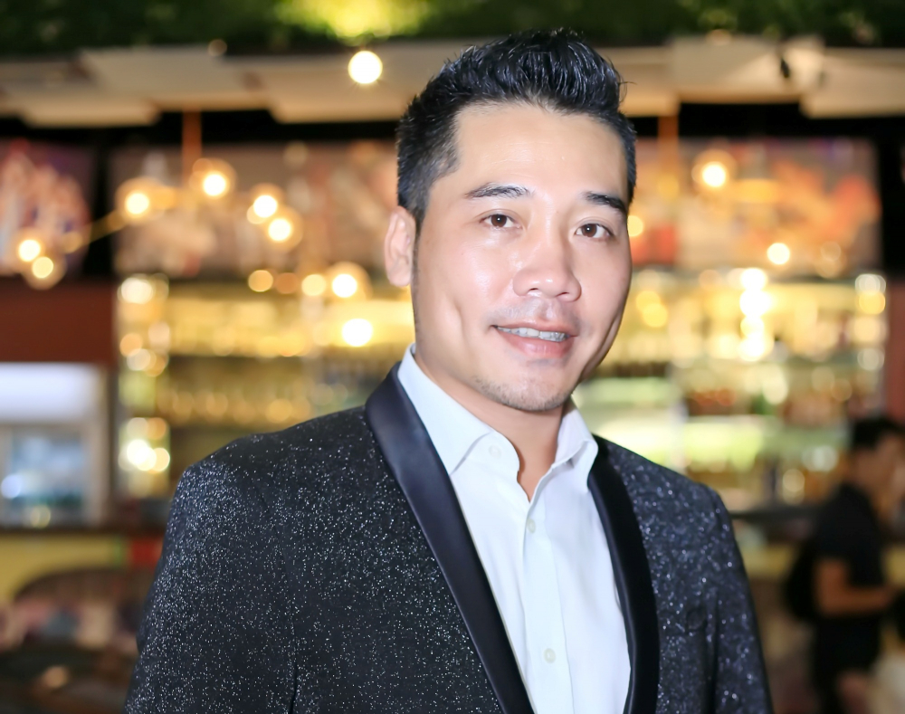 Ca sĩ Tuấn Hiệp