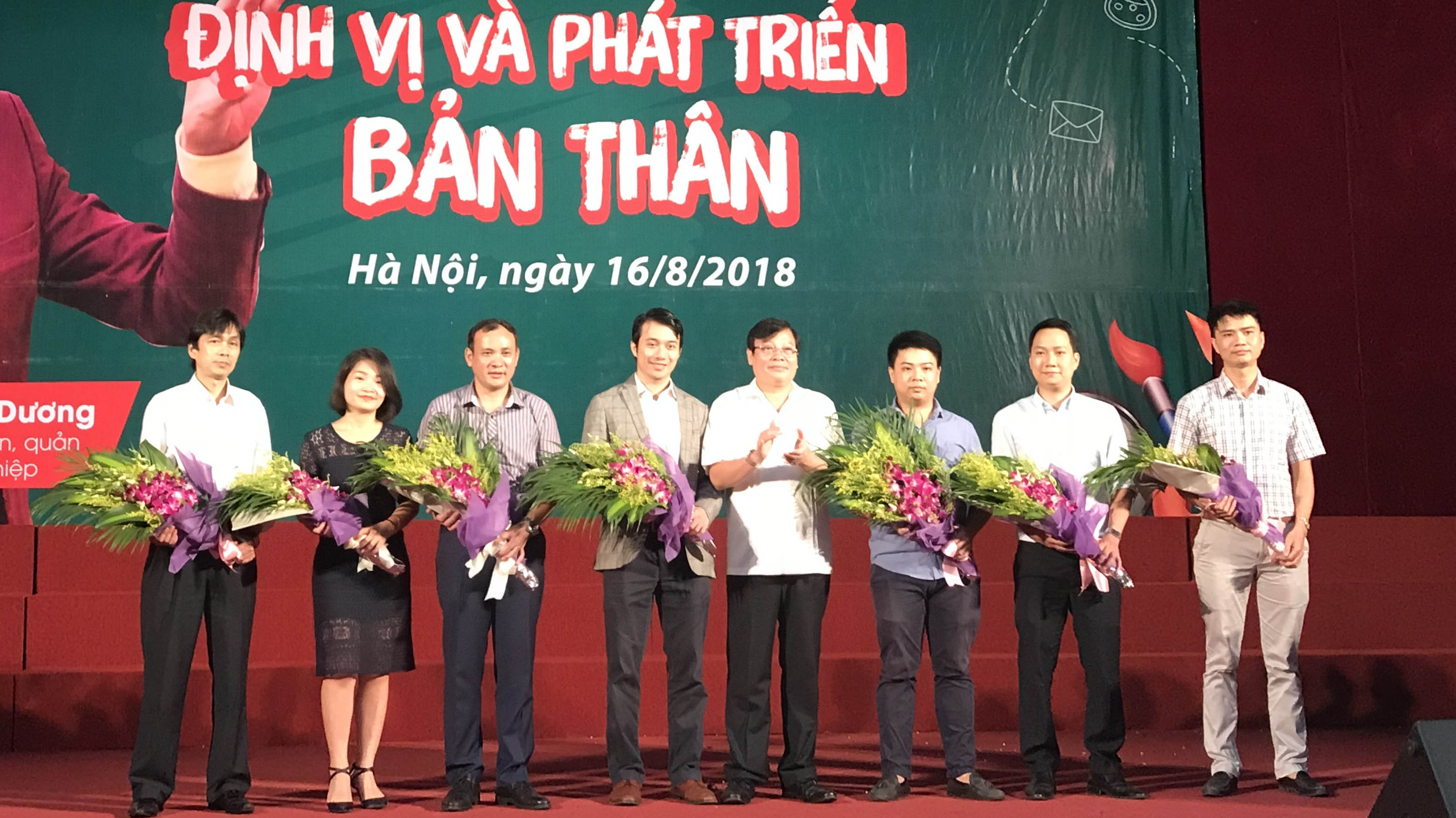 Giúp sinh viên định vị và phát triển bản thân