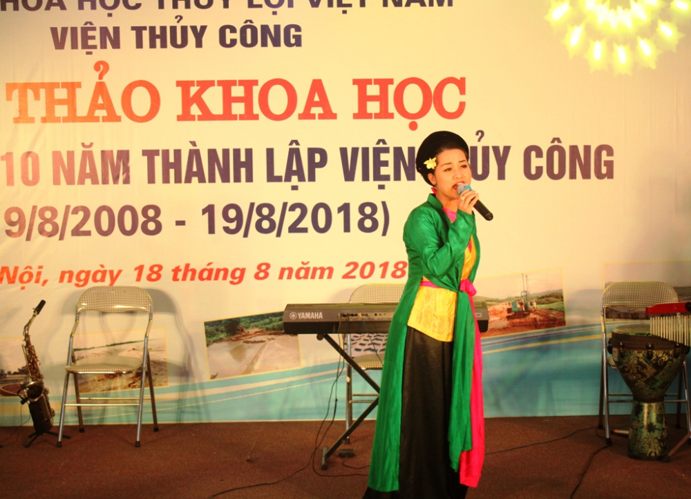 Tiết mục văn nghệ chào mừng lễ kỷ niệm