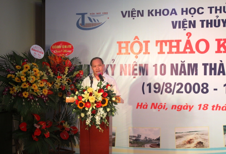 Thứ trưởng Bộ Nông nghiệp và Phát triển nông thôn Hoàng Văn Thắng phát biểu tại buổi lễ