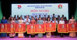 Hội đồng Đội thành phố Hà Nội nhận cờ thi đua xuất sắc