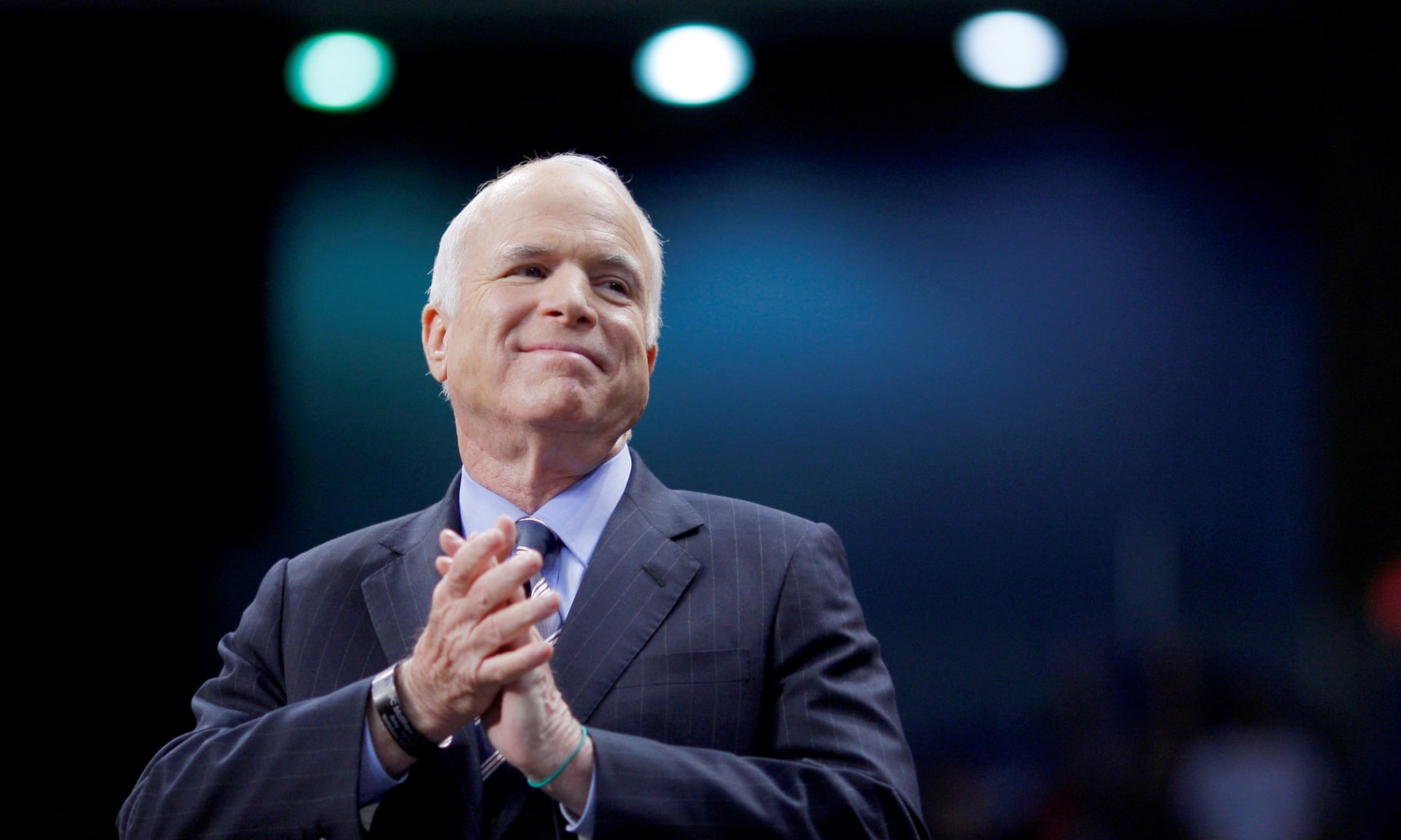 Thượng Nghị sĩ John McCain qua đời ở tuổi 81