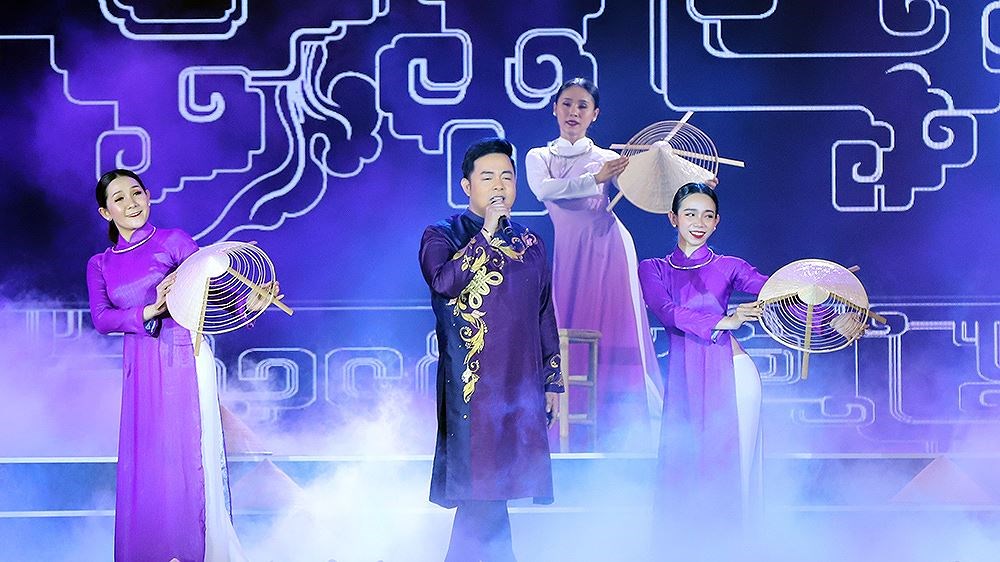 Khán giả Huế háo hức chờ đón Quang Lê hát trên quê hương