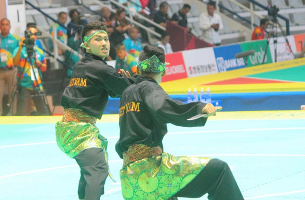 Đức Danh và Hồng Quân giành HCB ở nội dung biểu diễn đôi nam Pencak Silat