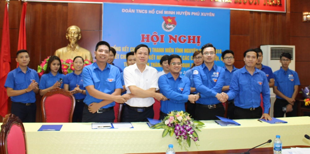 Lễ kí kết chương trình phối hợp tổ chức các hoạt động của Huyện đoàn Phú Xuyên và các đơn vị