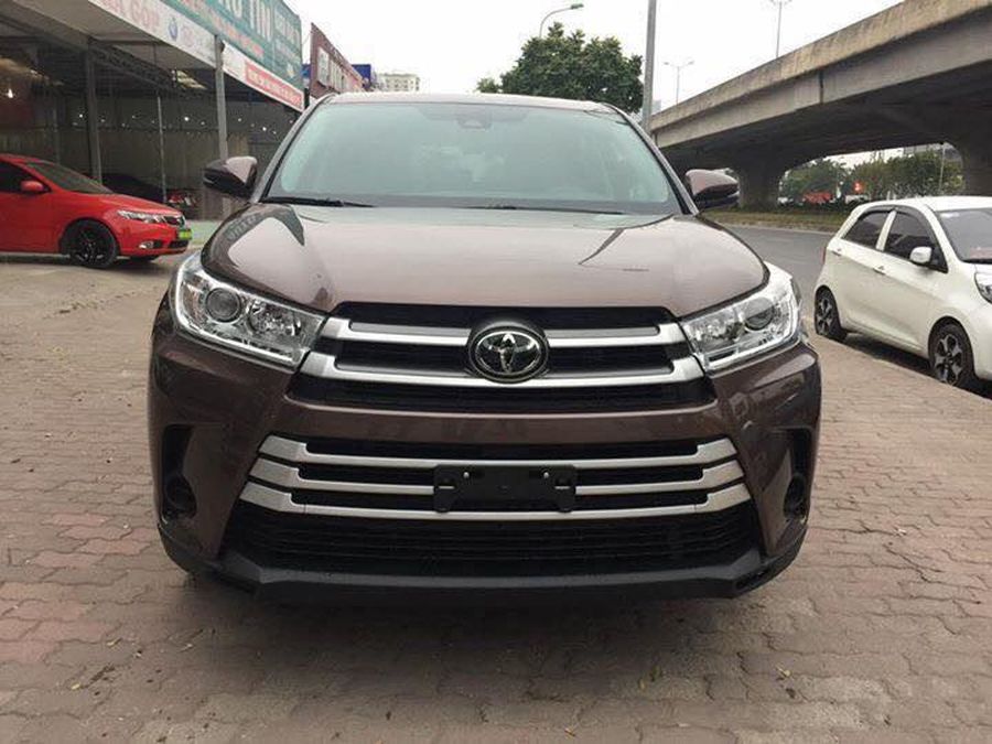 Toyota Highlander LE 2018 nhập Mỹ về Việt Nam có giá hơn 2,6 tỷ VNĐ