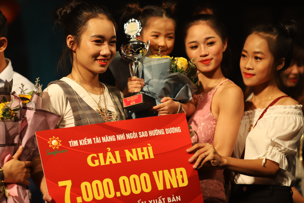 Các thí sinh đoạt giải Nhì