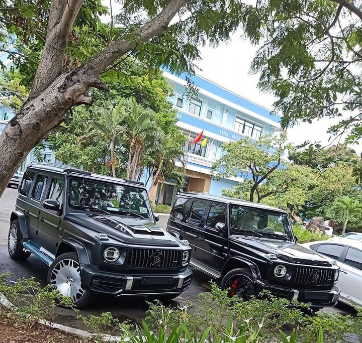 Cặp đôi Mercedes-AMG G63 Brabus đầu tiên bất ngờ cập bến Việt Nam