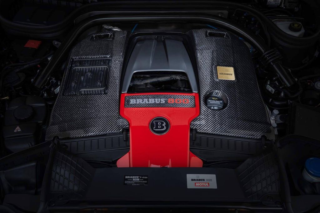 Cặp đôi Mercedes-AMG G63 Brabus đầu tiên bất ngờ cập bến Việt Nam