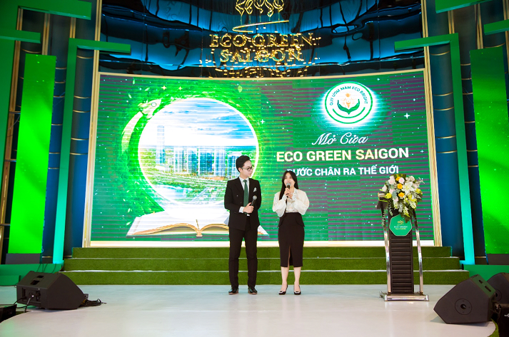 Bà Nguyễn Thị Hoàng Yến Đại diện cư dân Eco Green Saigon chia sẻ tại chương trình