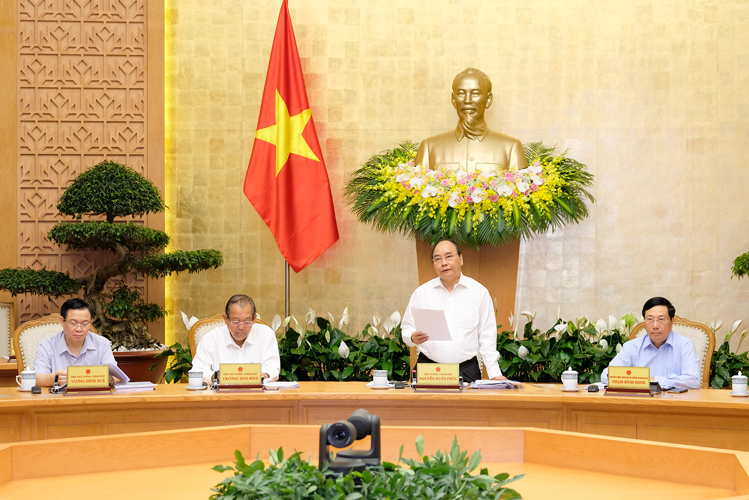 Thủ tướng Chính phủ: Kinh tế Việt Nam đón nhiều tin vui