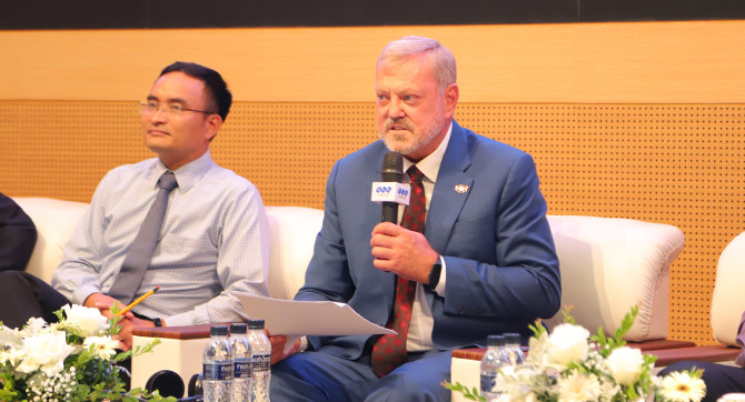 Ông Andy J. Gayer - Trưởng Đại diện Boeing tại Việt Nam