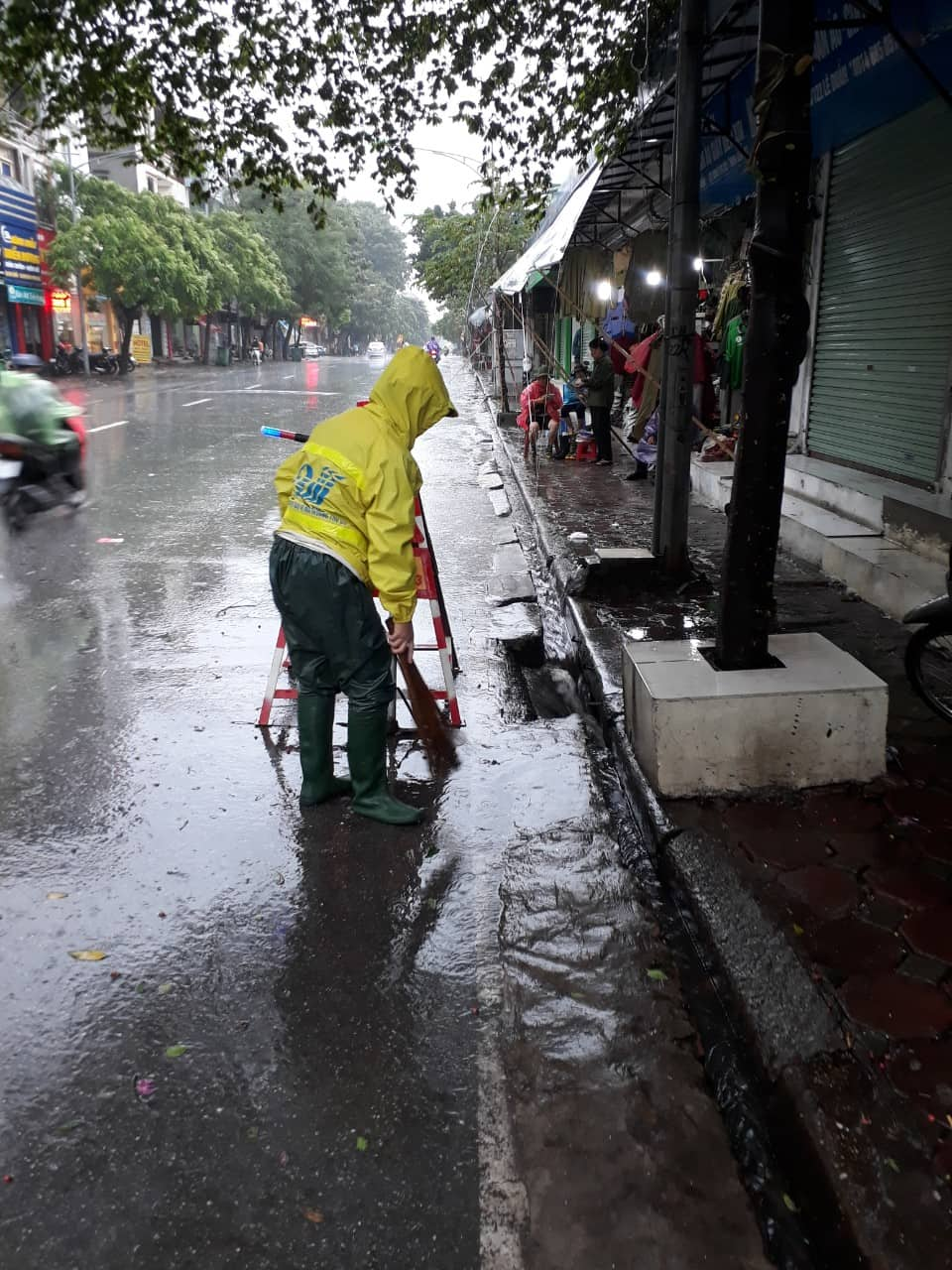 Công ty Thoát nước Hà Nội ứng trực 24/24 giờ phòng chống ngập úng