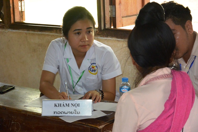 Màu áo trắng tình nguyện của Tuổi trẻ Thủ đô trên đất nước Lào