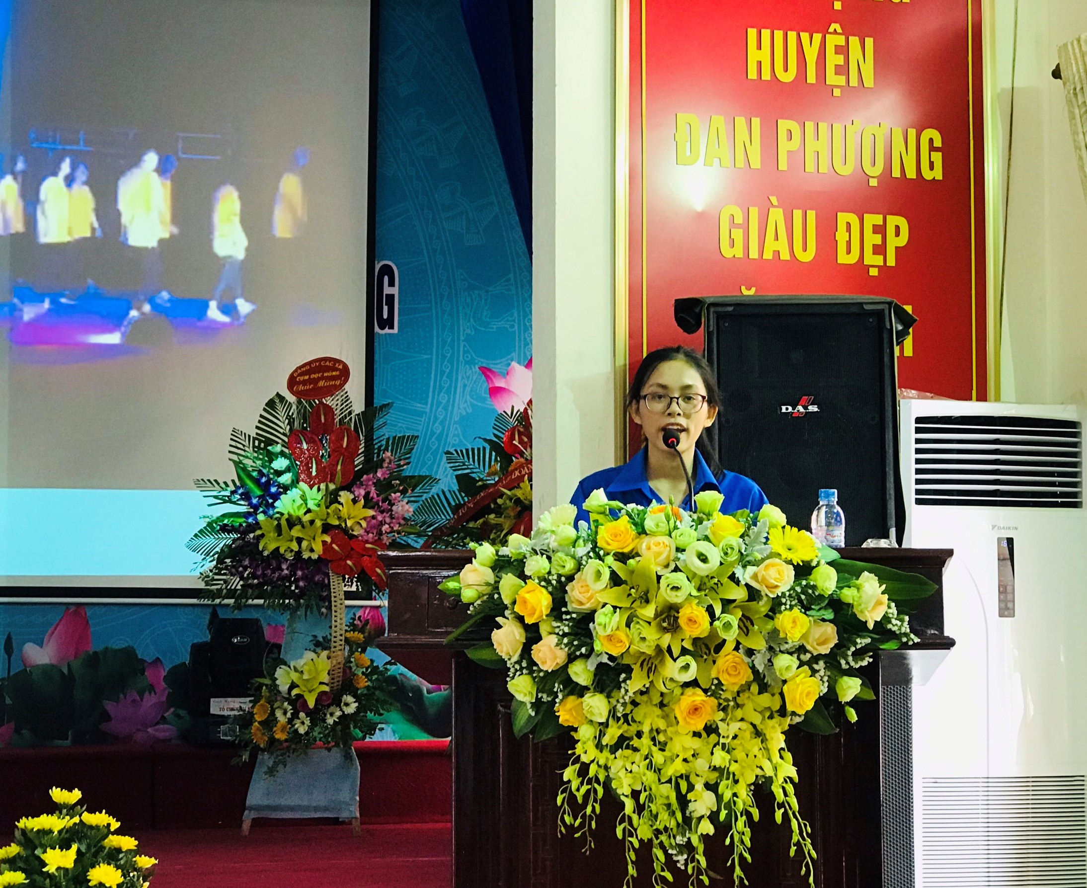 Thủ khoa khối D1 Nguyễn Thị Trà My: Coi áp lực là thềm đá nâng bước thành công