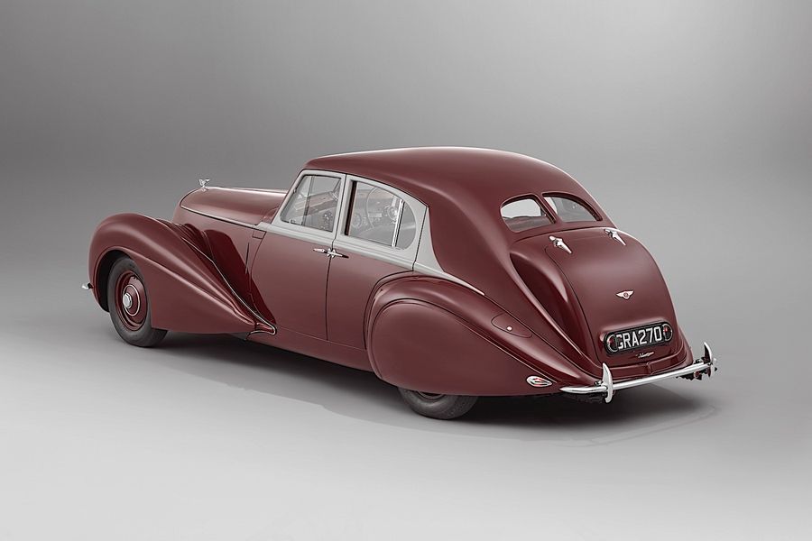 Bentley Corniche nguyên bản từ năm 1939 được 