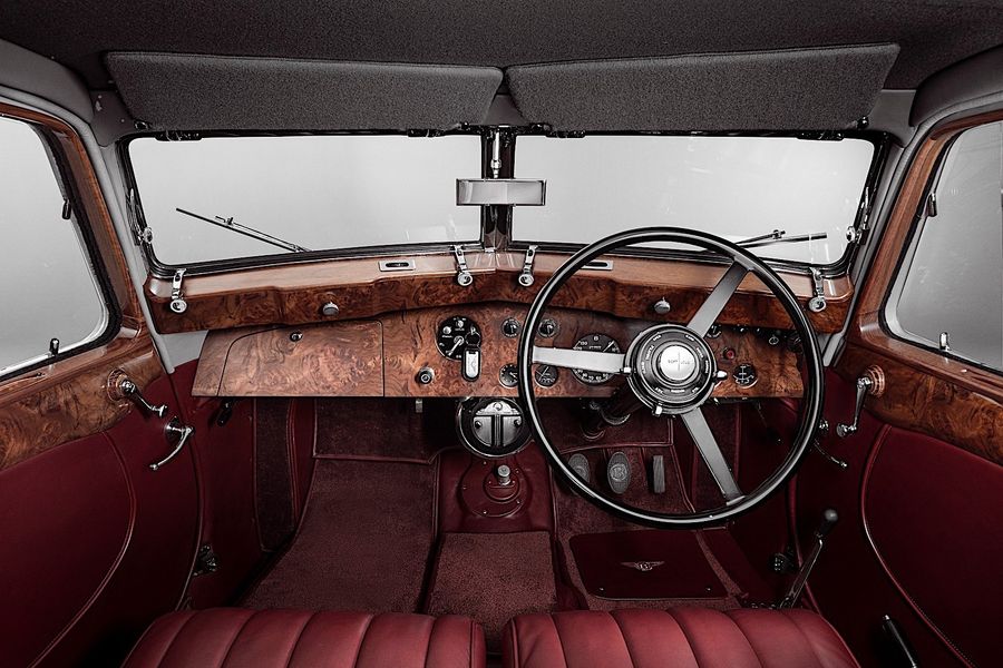 Bentley Corniche nguyên bản từ năm 1939 được 