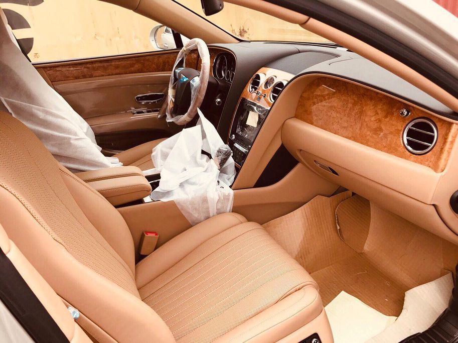 Hàng độc Bentley Flying Spur V8 với 