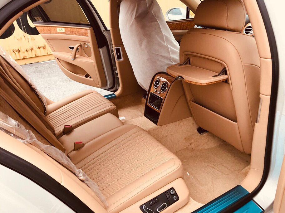 Hàng độc Bentley Flying Spur V8 với 