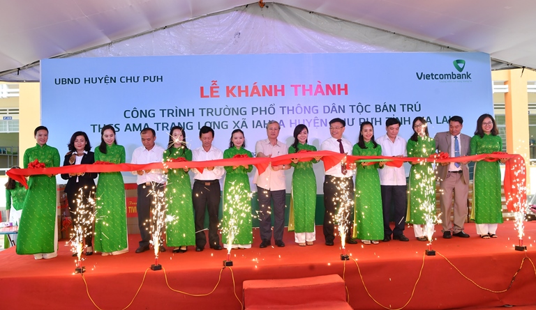 Vietcombank tài trợ 4,2 tỷ đồng xây nhà bán trú, nhà ăn cho Trường PTDT nội trú A ma Trang Lơng