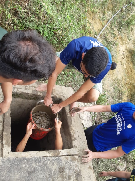 “Cõng” điện tới bản cao