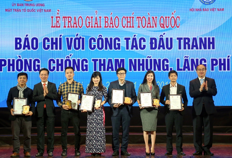 Báo chí khẳng định bản lĩnh tiên phong trong đấu tranh phòng chống tham nhũng, lãng phí