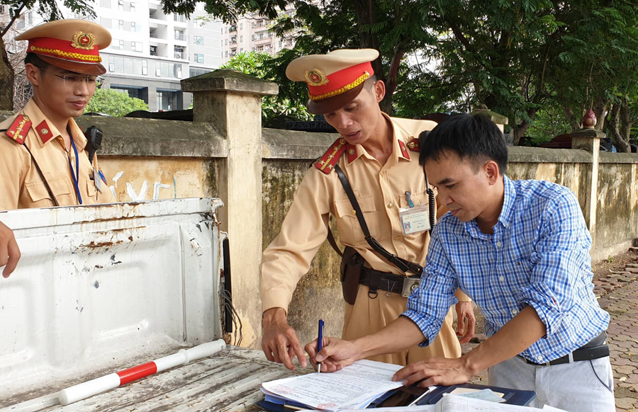 Sau một tháng ra quân, CSGT Hà Nội đã xử lý hơn 24.500 trường hợp vi phạm