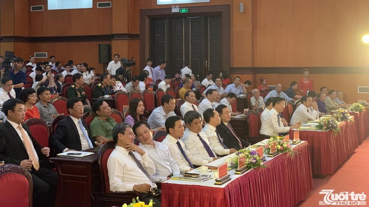 Các đại biểu tham dự lễ đón nhận Bằng công nhận huyện Quảng Xương đạt chuẩn nông thôn mới
