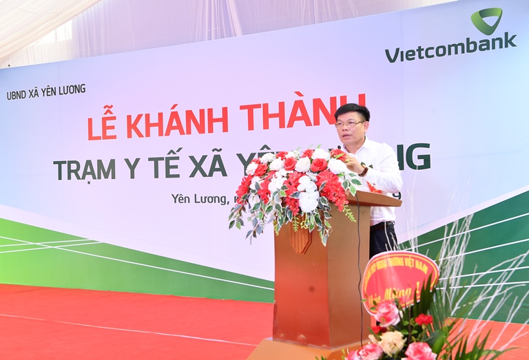Phó Tổng Giám đốc Vietcombank Đào Minh Tuấn phát biểu tại buổi lễ
