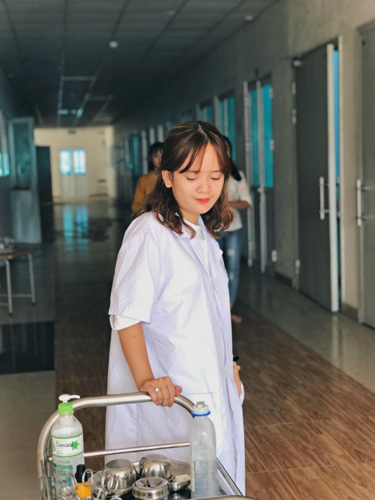 Nữ sinh 2K “check in” Trung thu sớm trên phố cổ Hà Nội