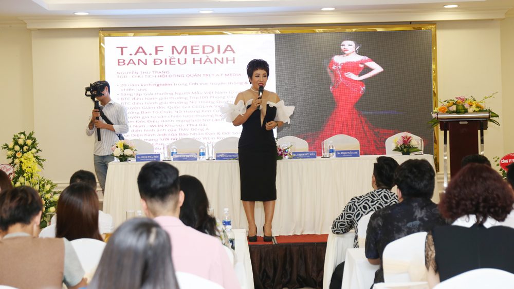 Ca sỹ Doanh nhân Nguyễn Thu Trang phát biểu tại chương trình