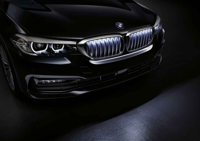 Khách hàng BMW 5 Series có thể mua lưới tản nhiệt phát sáng với giá hơn 14 triệu VNĐ
