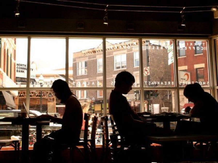 Làm việc tại quán cafe ảnh hưởng đến hiệu suất công việc