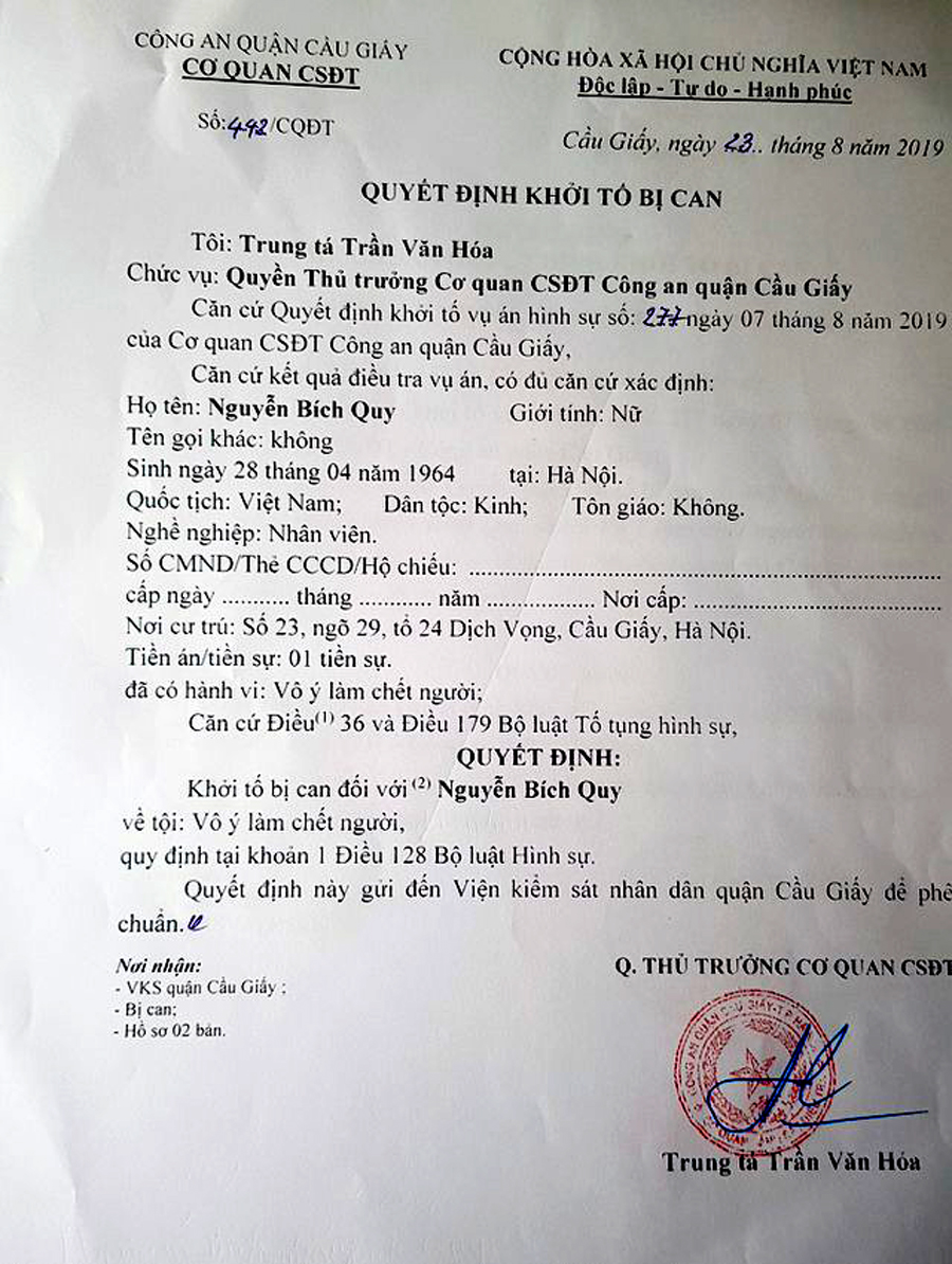Quyết định khởi tố bị can do trung tá Trần Văn Hóa, Quyền thủ trưởng cơ quan CSĐT Công an quận Cầu Giấy ký