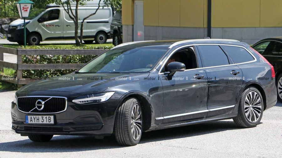 Volvo V90 facelift bất ngờ lộ diện trên đường phố