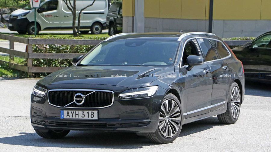 Volvo V90 facelift bất ngờ lộ diện trên đường phố