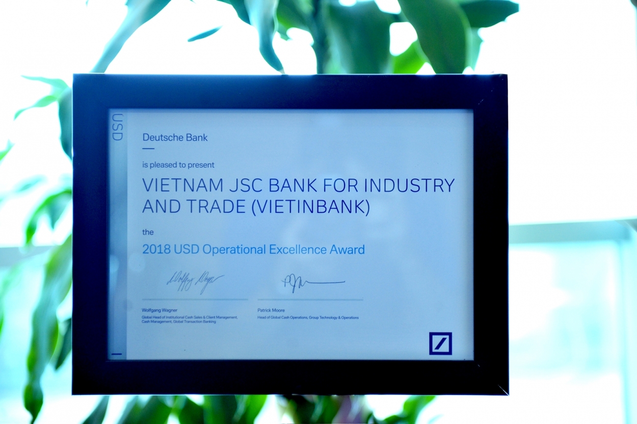 Giải thưởng “Ngân hàng có chất lượng thanh toán quốc tế xuất sắc 2018” Deutsche Bank trao tặng VietinBank