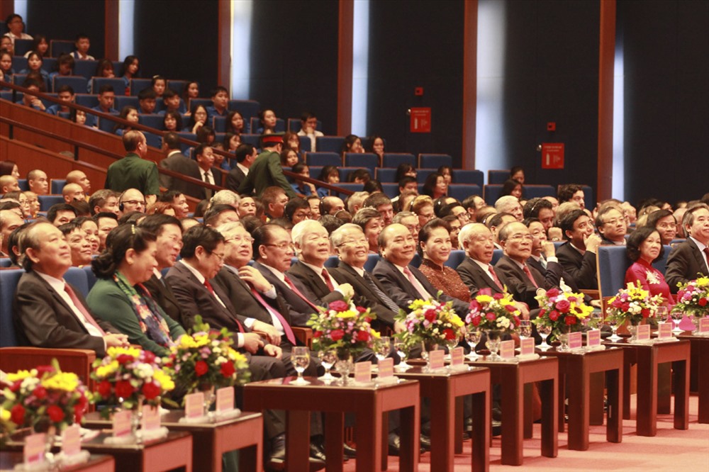 Tổng Bí thư, Chủ tịch Nước Nguyễn Phú Trọng cùng các đồng chí lãnh đạo Đảng, Nhà nước, các đồng chí nguyên lãnh đạo Đảng, Nhà nước tham dự lễ kỷ niệm sáng 30.8.