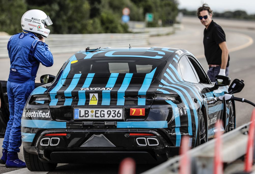 Porsche Taycan chinh phục hành trình 3.425 km tại Nardò, Italy chỉ trong 24 giờ