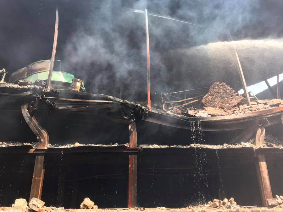 Nhà xưởng tan hoang sau vụ cháy nghiêm trọng tại Công ty CP bóng đèn phích nước Rạng Đông